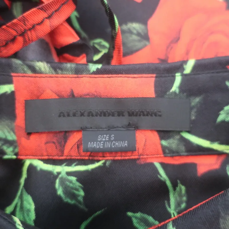 Alexander Wang Chemise à Épaules Dénudées Imprimé Rose en Soie Taille Petite Haut à Manches Longues