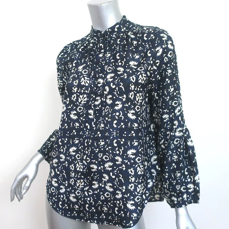 Apiece Apart Bravo Top Popover en Soie Imprimée Bleu Marine Taille 0 Blouse à Manches Longues