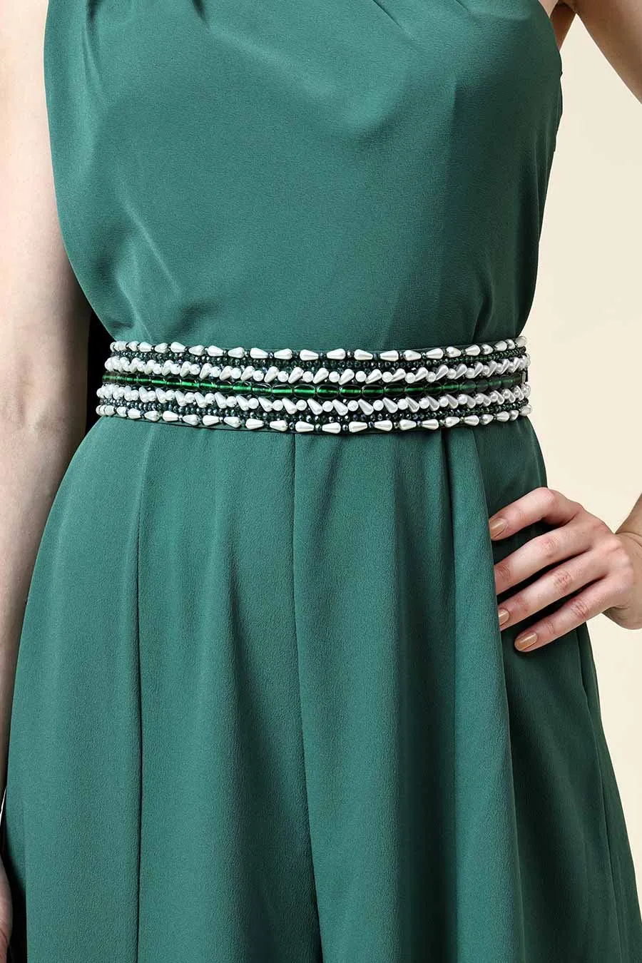 Combinaison drapée verte Botle avec ceinture ornée