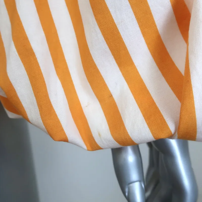 Caroline Constas Haut asymétrique à encolure drapée rayé orange Taille S