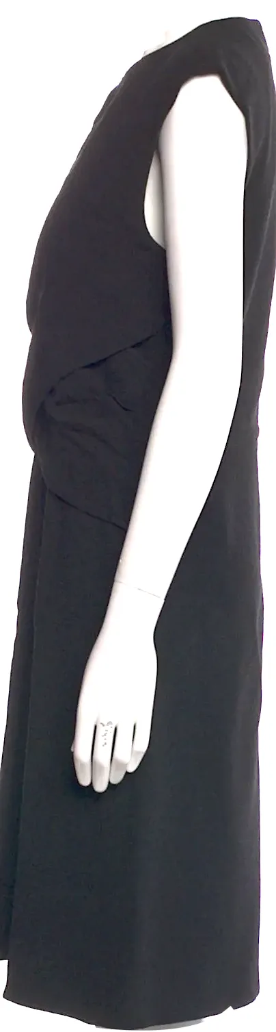Celine Paris. PHOEBE PHILO. Robe noire en mélange viscose/soie à col rond longueur genoux