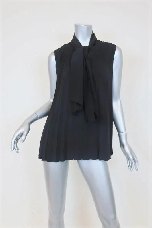 Haut à col noué noir en soie plissée taille petite blouse sans manches