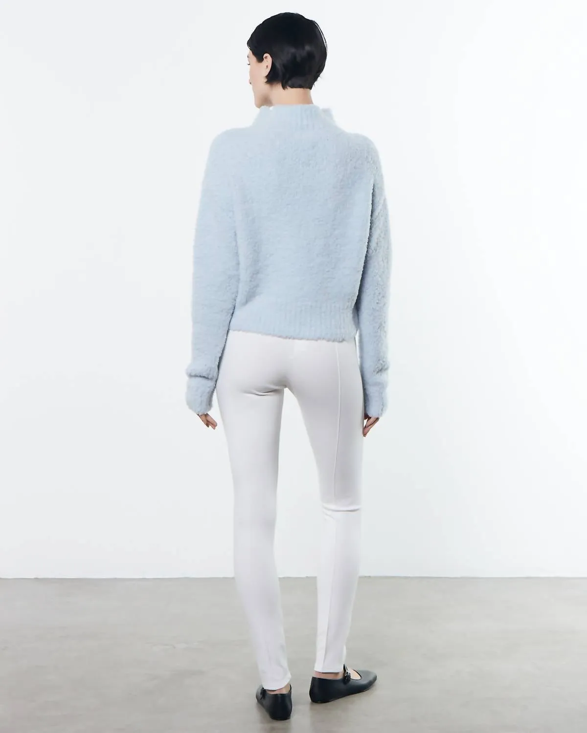 Pull col roulé coupé en bleu poudré