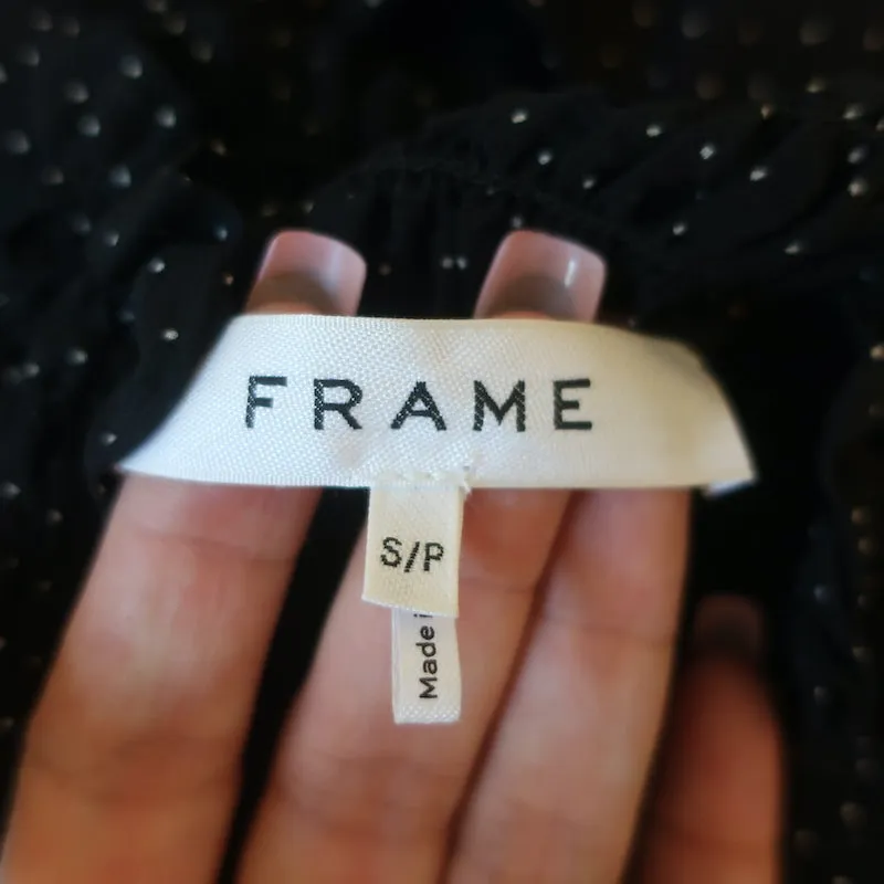 FRAME Blouse sans manches froncée en soie à pois noirs et blancs Taille S