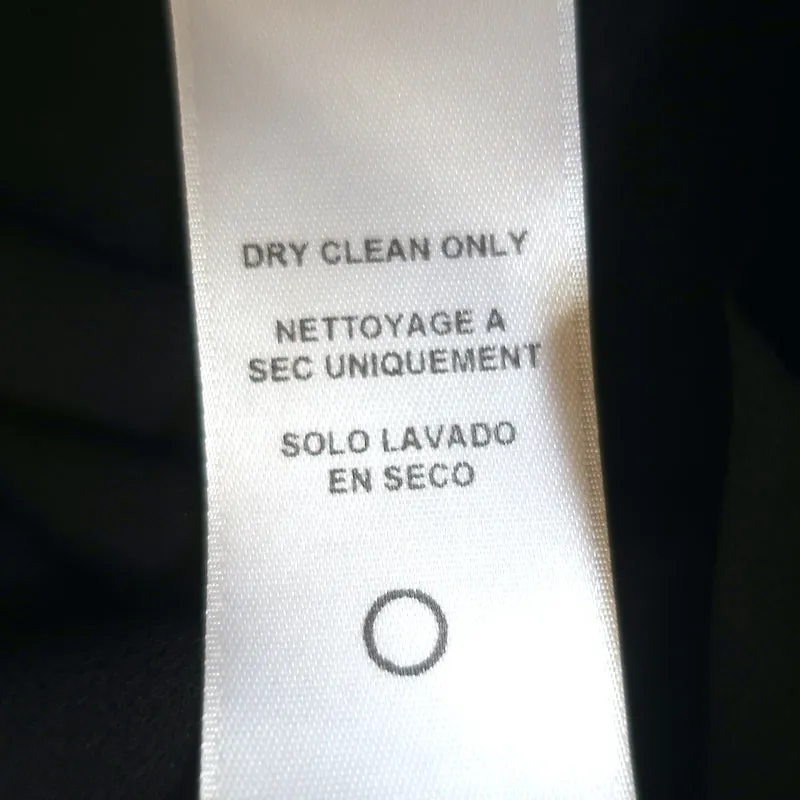 FRAME Blouse sans manches froncée en soie à pois noirs et blancs Taille S