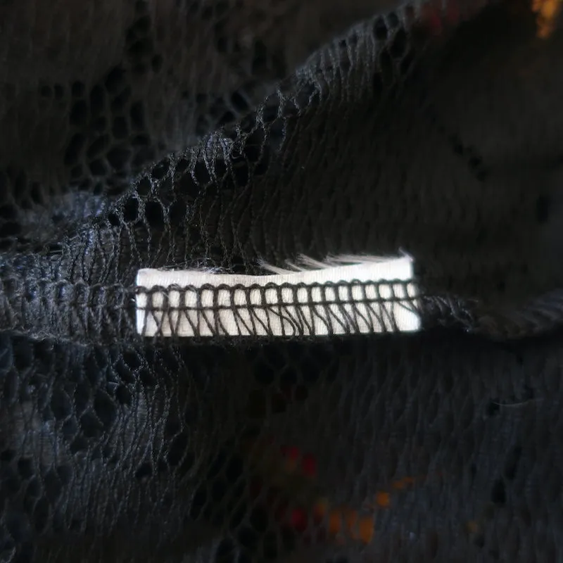 GANNI Top à Pèlerine en Dentelle Noir Taille 38 Blouse à Col Roulé à Manches Longues