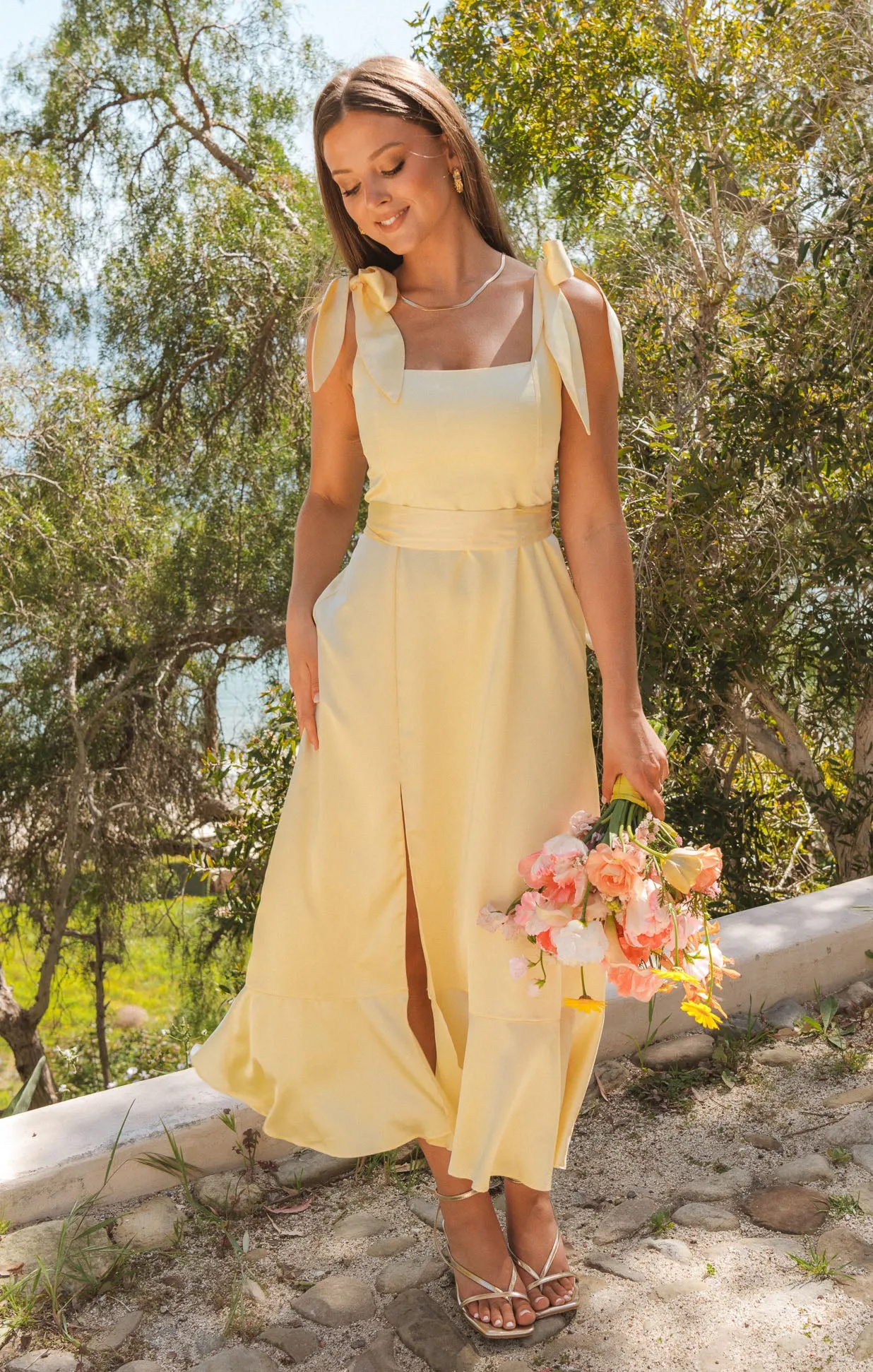 Robe midi jardin ~ Satin luxe jaune pâle