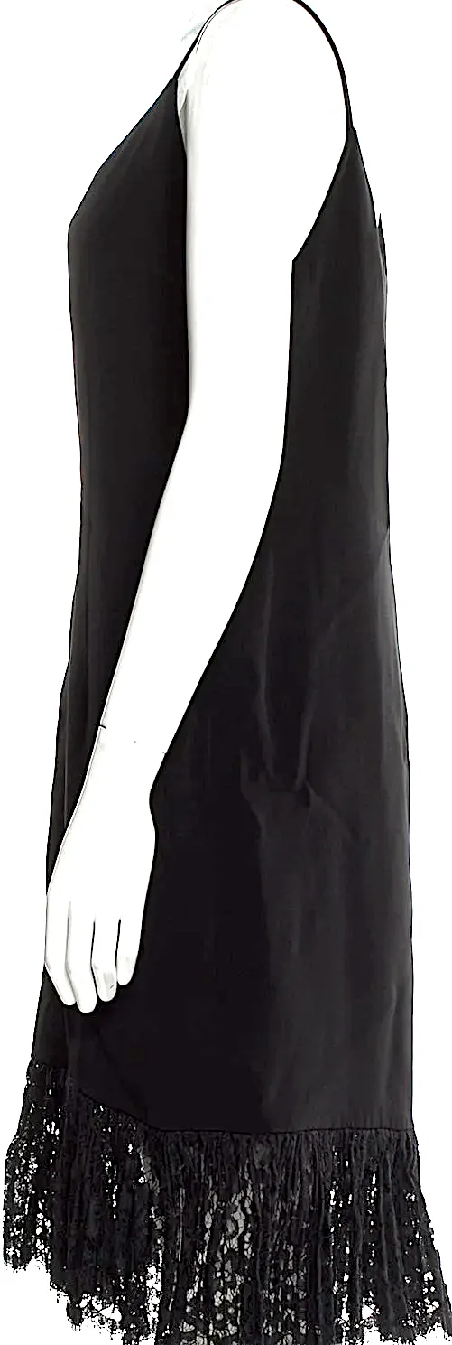 GENNY ITALY. Robe en soie noire mélangée avec détails en dentelle et plissés