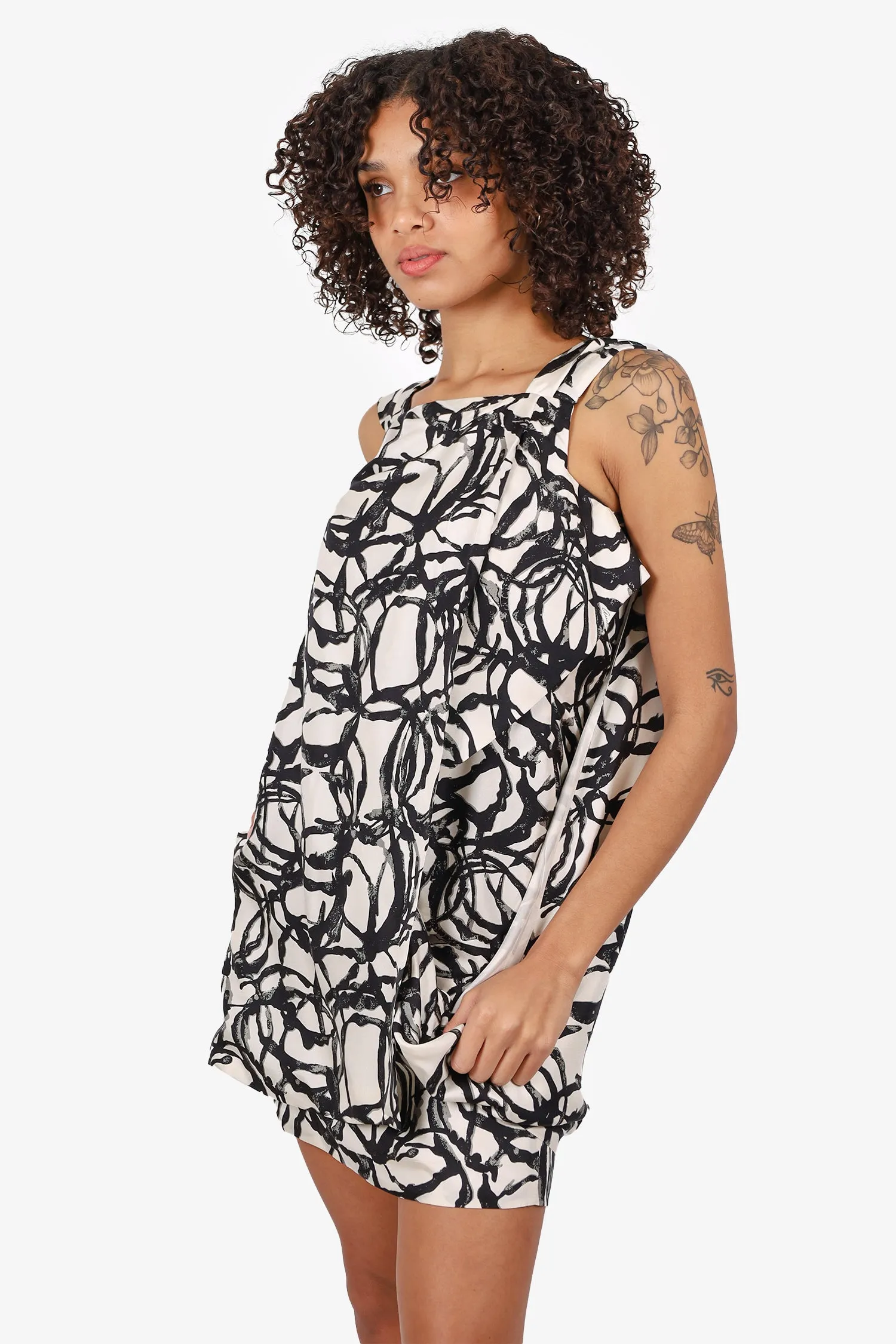 Gucci Robe sans manches mini en soie à imprimé floral noir et blanc Taille 36 (En l'état)
