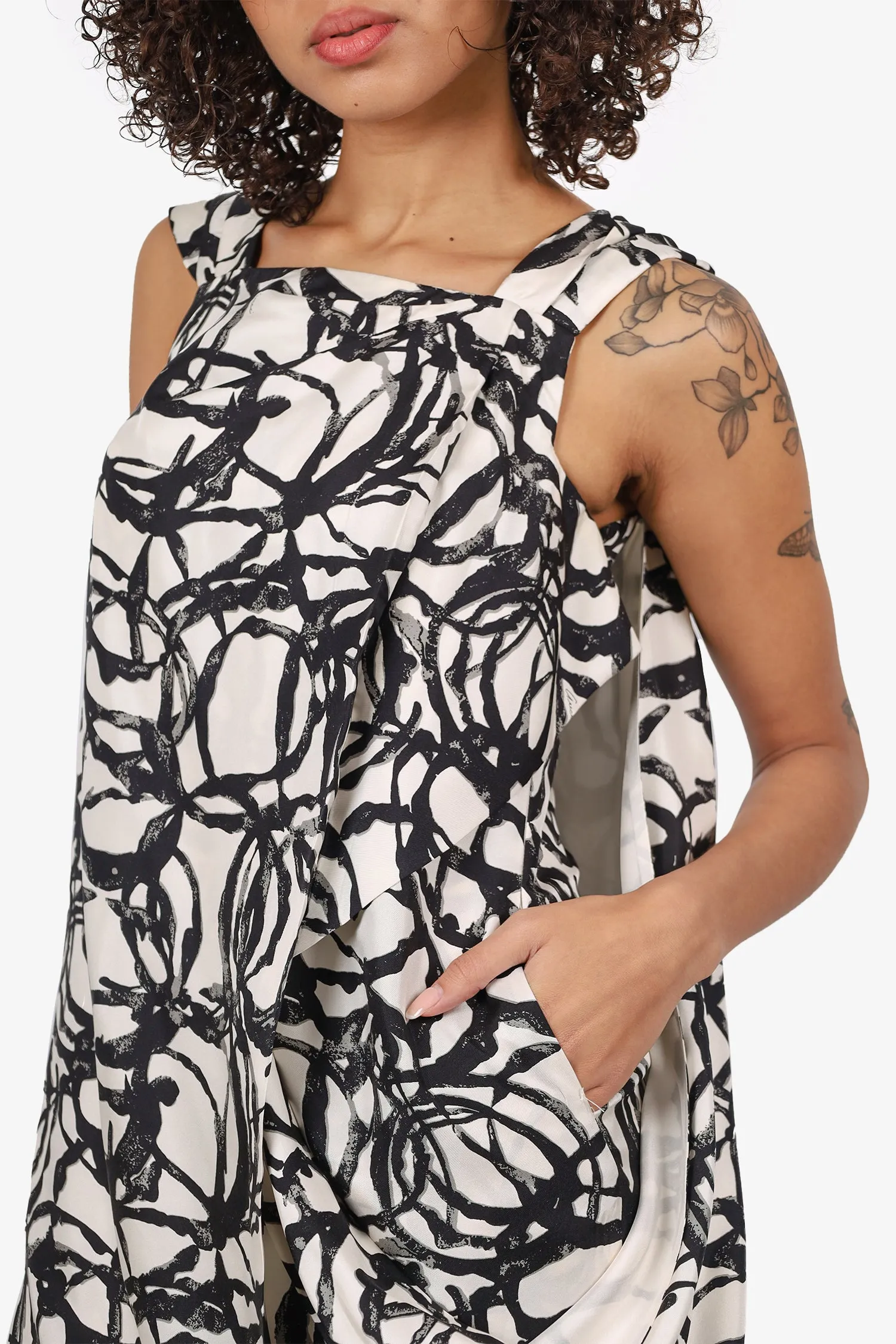Gucci Robe sans manches mini en soie à imprimé floral noir et blanc Taille 36 (En l'état)