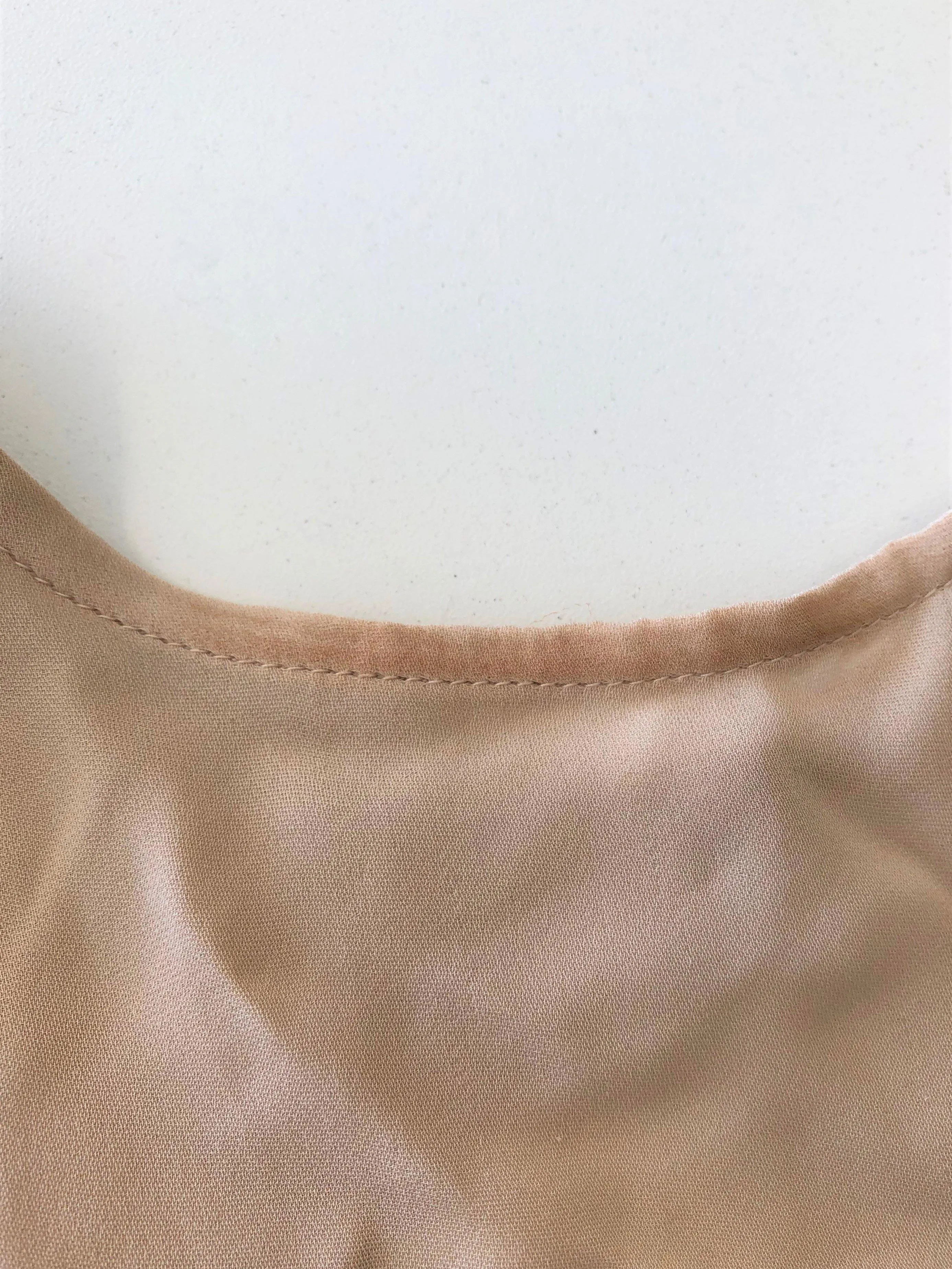 Haute Hippie Blouse Beige en Soie avec Garniture à Paillettes Taille Très Petit Dos en Col Claudine