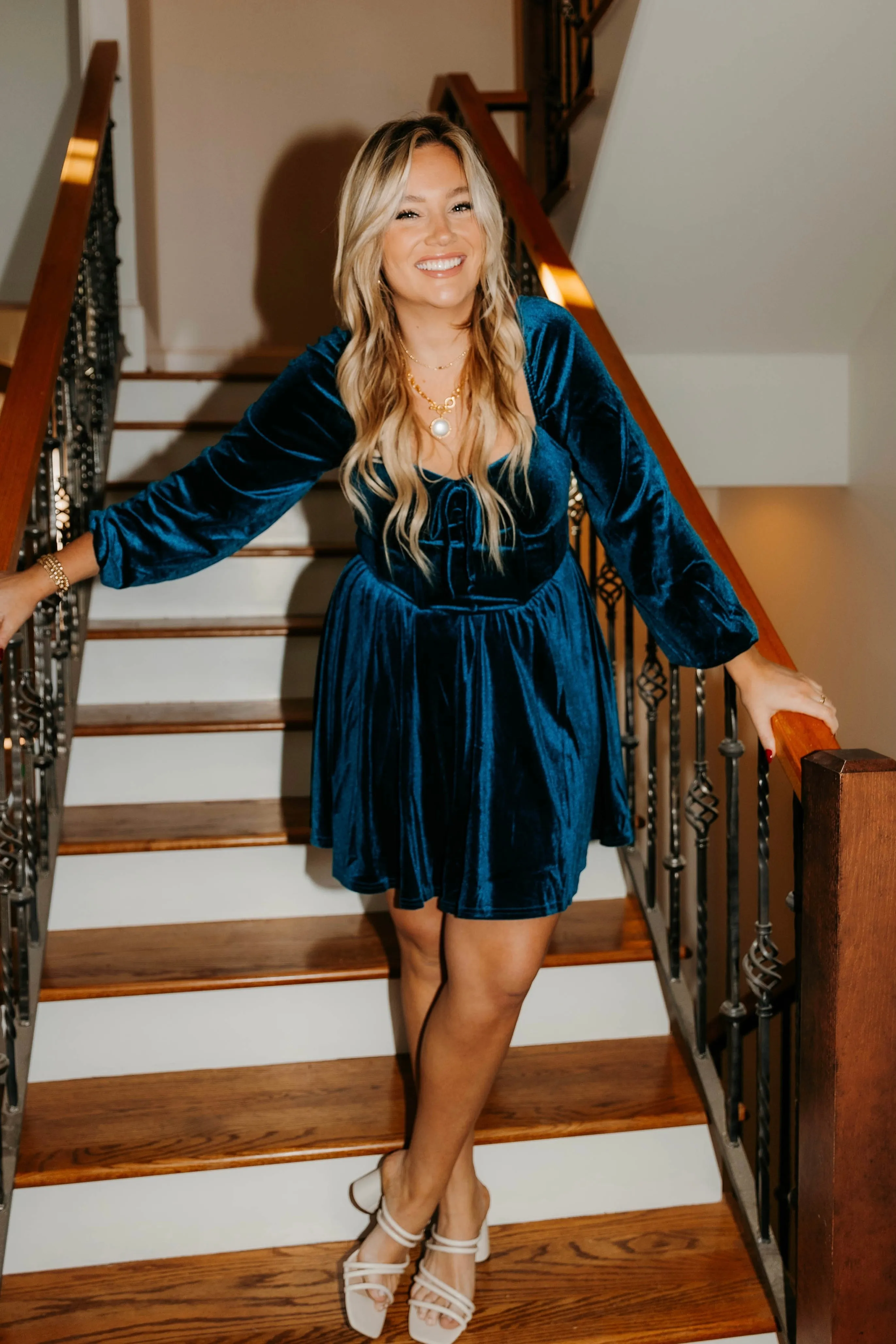 Robe Ivy Velvet à boutonnage devant avec nœud