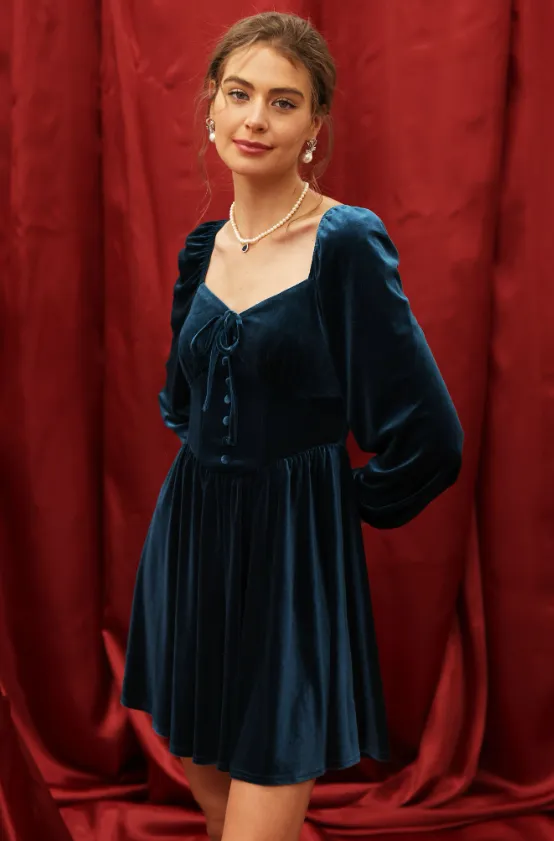 Robe Ivy Velvet à boutonnage devant avec nœud