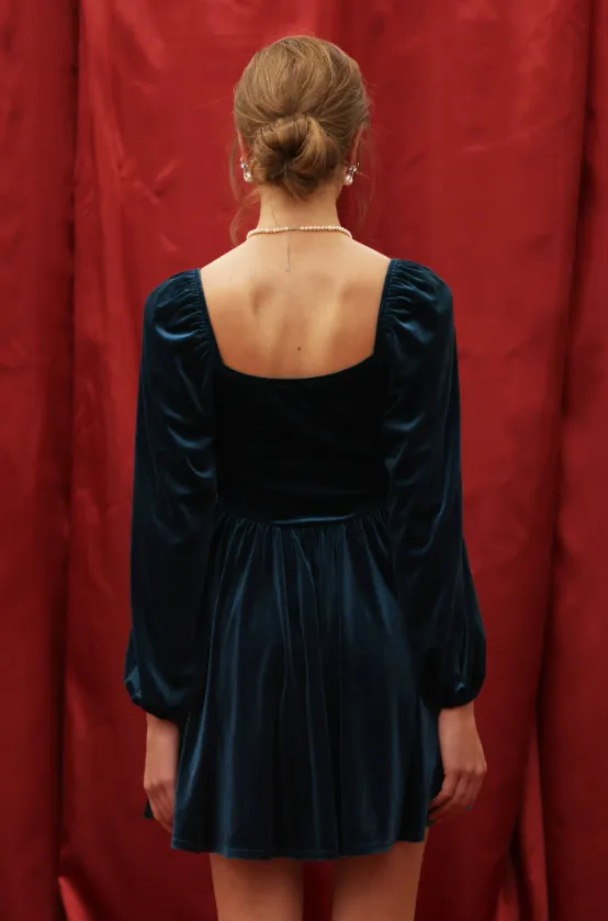 Robe Ivy Velvet à boutonnage devant avec nœud