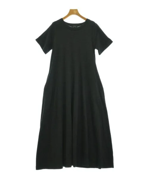 JOURNAL STANDARD Robes