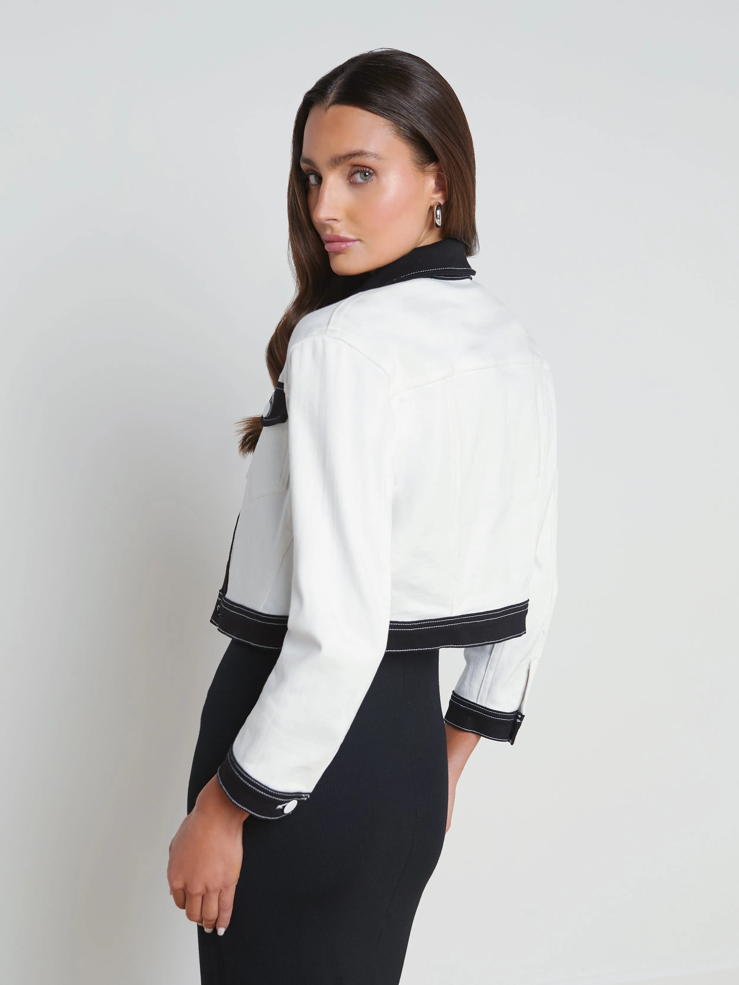 Veste en denim contrastée Koda coupée courte