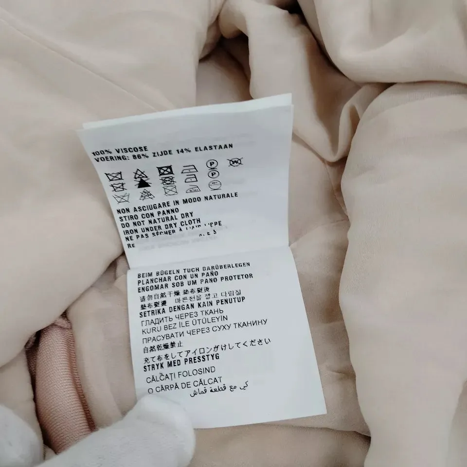 Miu Miu Italie. Robe en élasthanne rose, viscose et soie