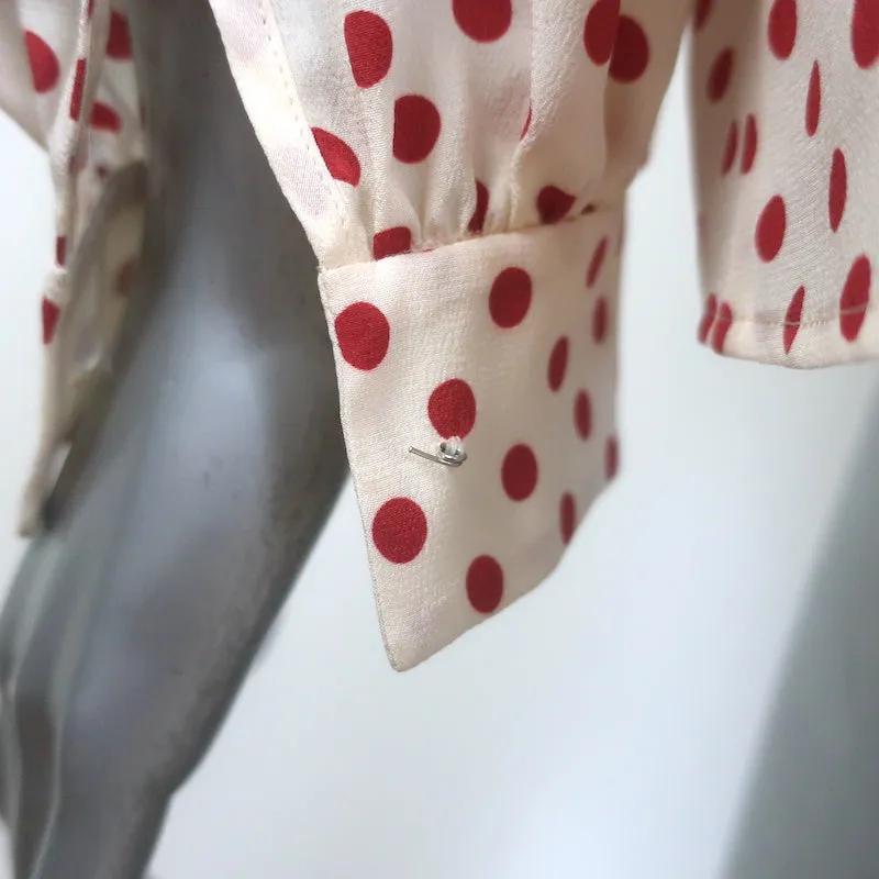 Miu Miu Blouse à col et nœud papillon en soie à pois, garnie de dentelle, couleur crème/rouge, taille 42