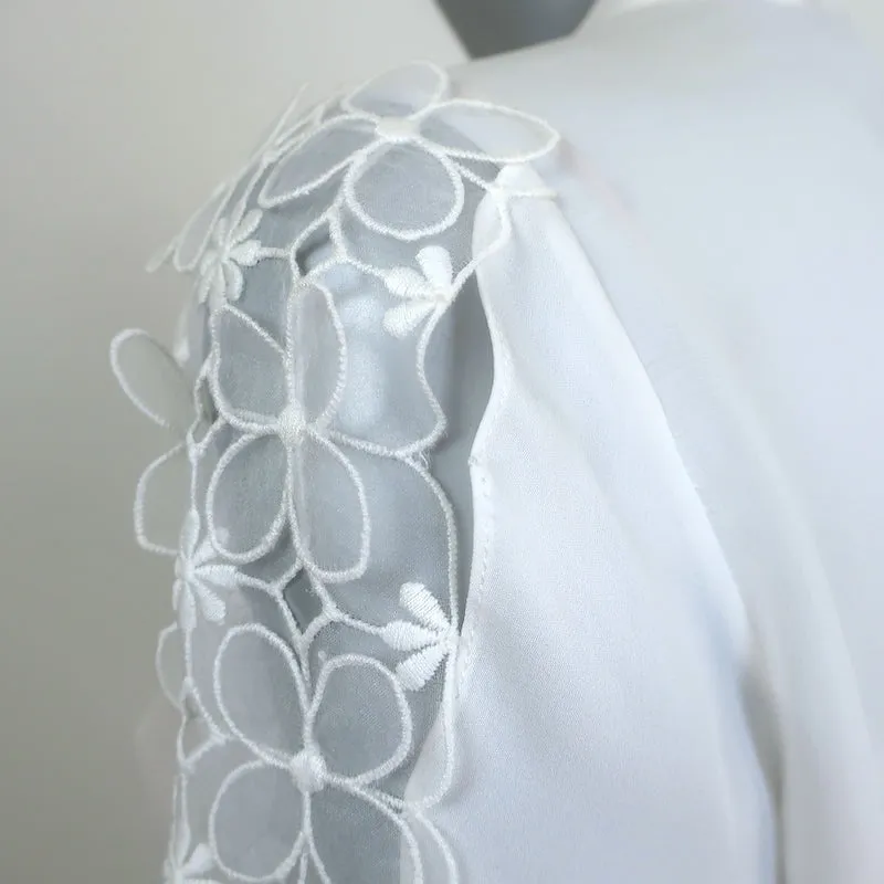 Oscar de la Renta Blouse en Soie Crème avec Garniture Florale en Organza Taille 6 NEUVE
