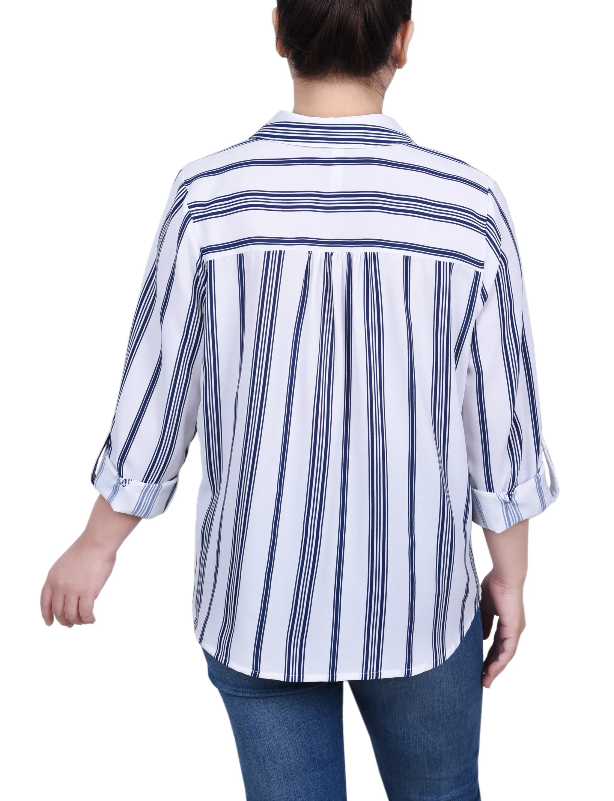 Blouse à manches courtes avec boutons roulés longs