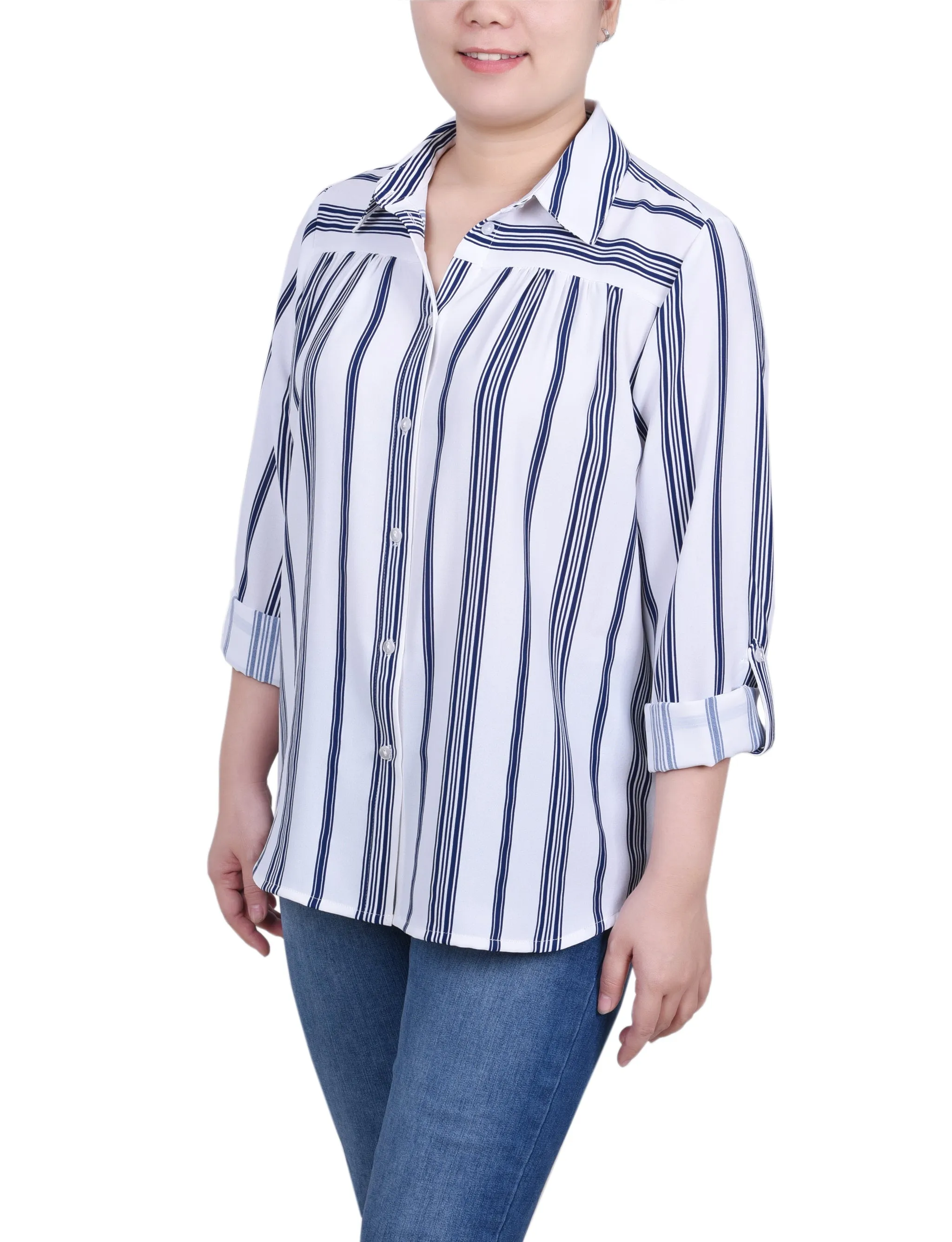 Blouse à manches courtes avec boutons roulés longs