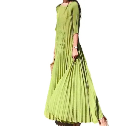 Robe élégante plissée