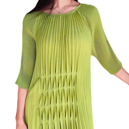 Robe élégante plissée