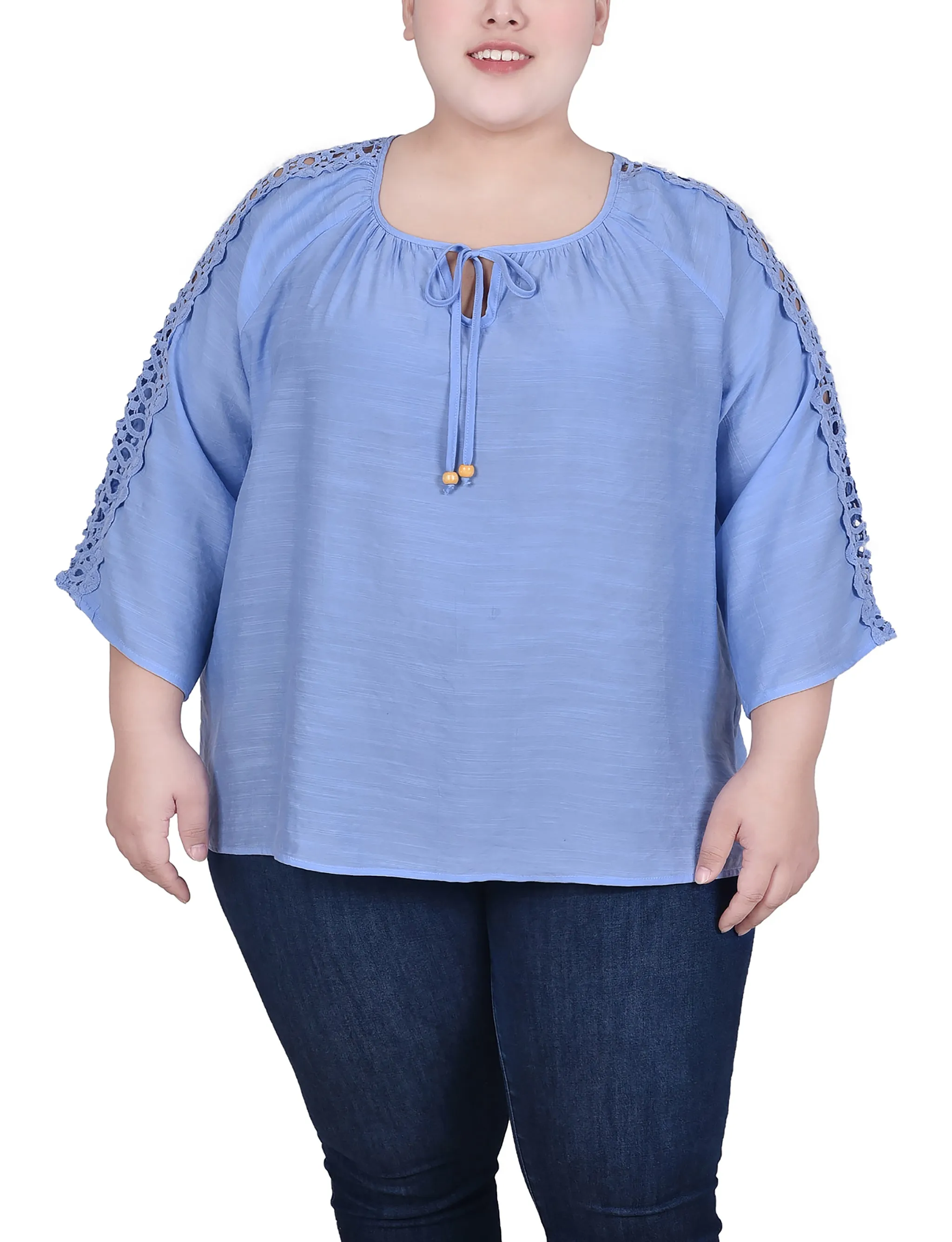 Blouse taille plus avec détails en crochet et manches 3/4