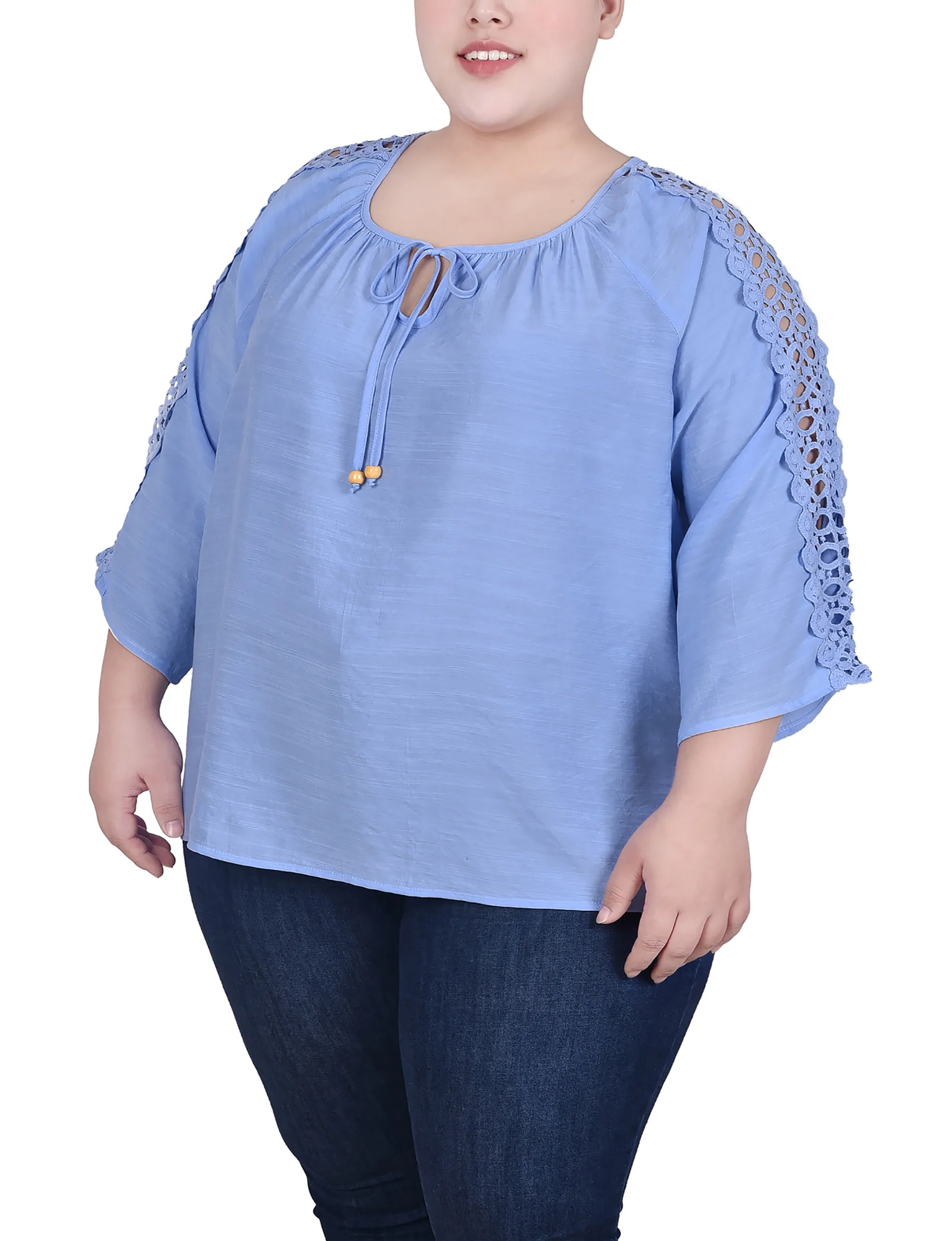 Blouse taille plus avec détails en crochet et manches 3/4