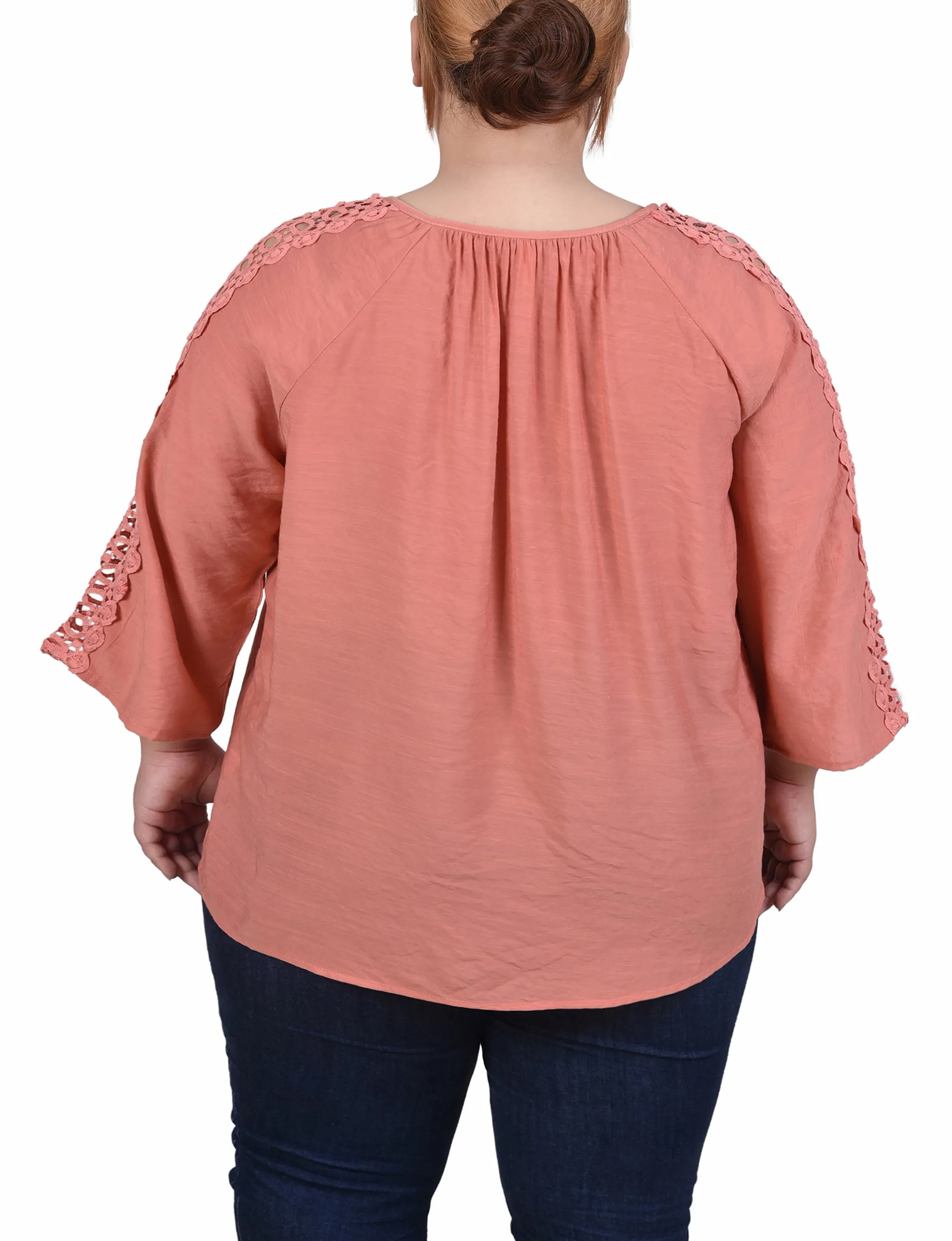 Blouse taille plus avec détails en crochet et manches 3/4