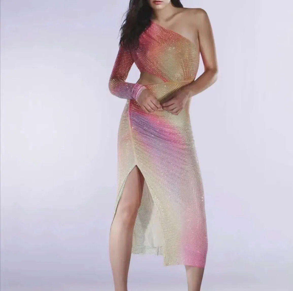 Robe arc-en-ciel en strass à une manche