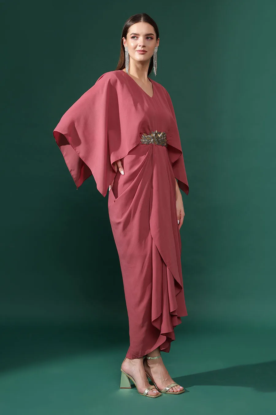 Robe drapée brodée rose Sara