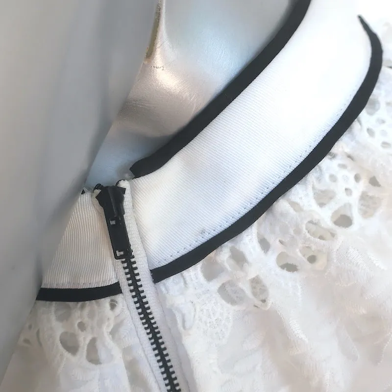 Autoportrait Broderie Anglaise Haut à Une Épaule avec Volants Blanc Taille US 6