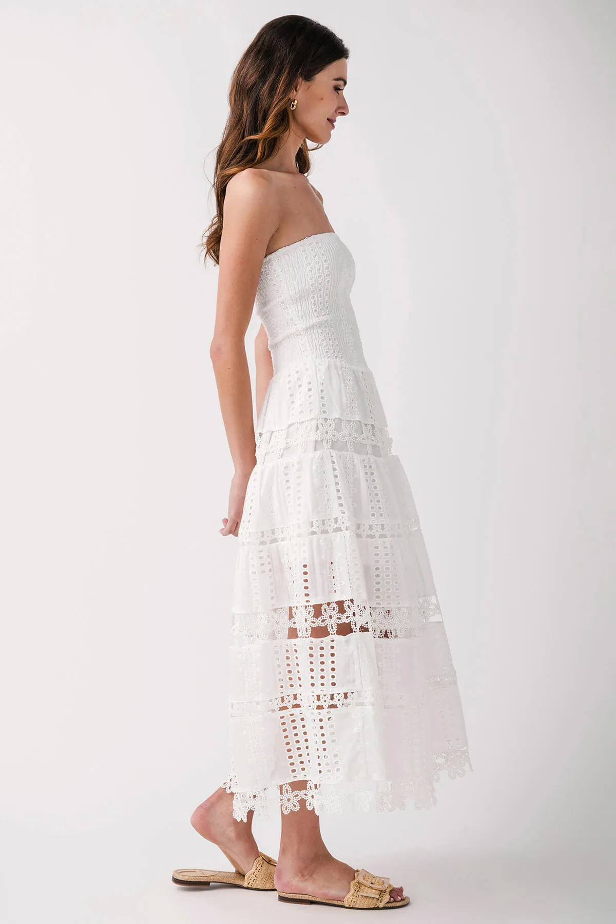 Robe tubulaire à œillets avec bretelles et œillets