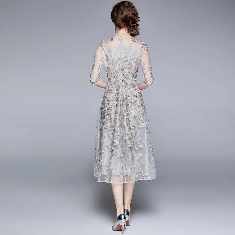 Robe d'été élégante en mesh brodé pour soirée