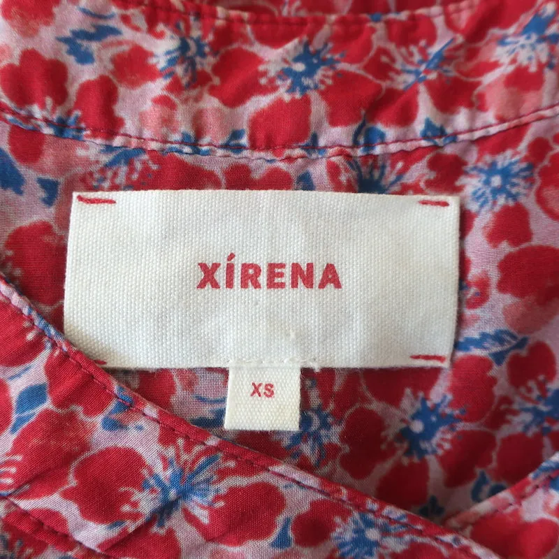 Xirena Bria Haut à manches papillons imprimé floral rouge en coton-soie taille Très Petit
