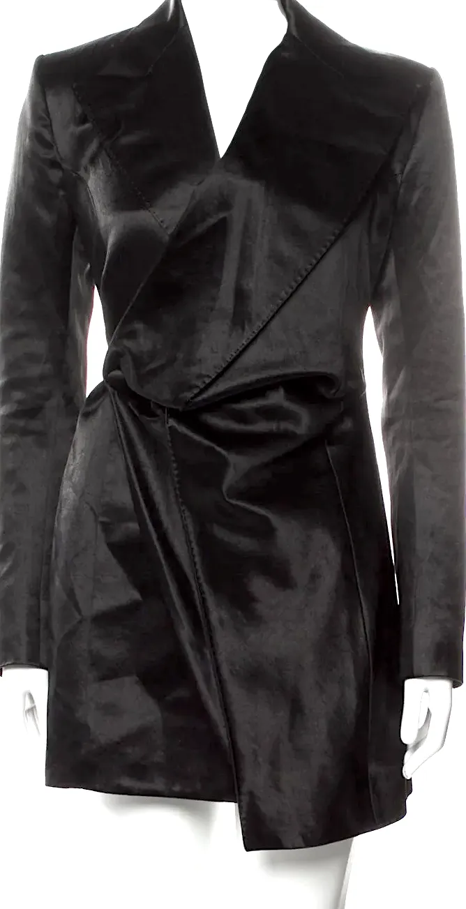 Y/Project Designer : Glenn Martens. Veste enveloppante noire en mélange d'acétate